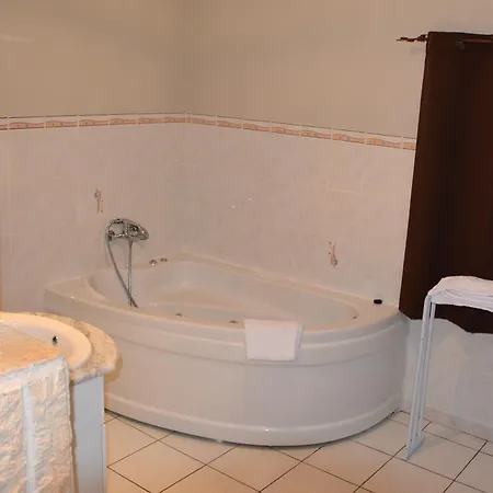 Le Floreal 2* Trèbes